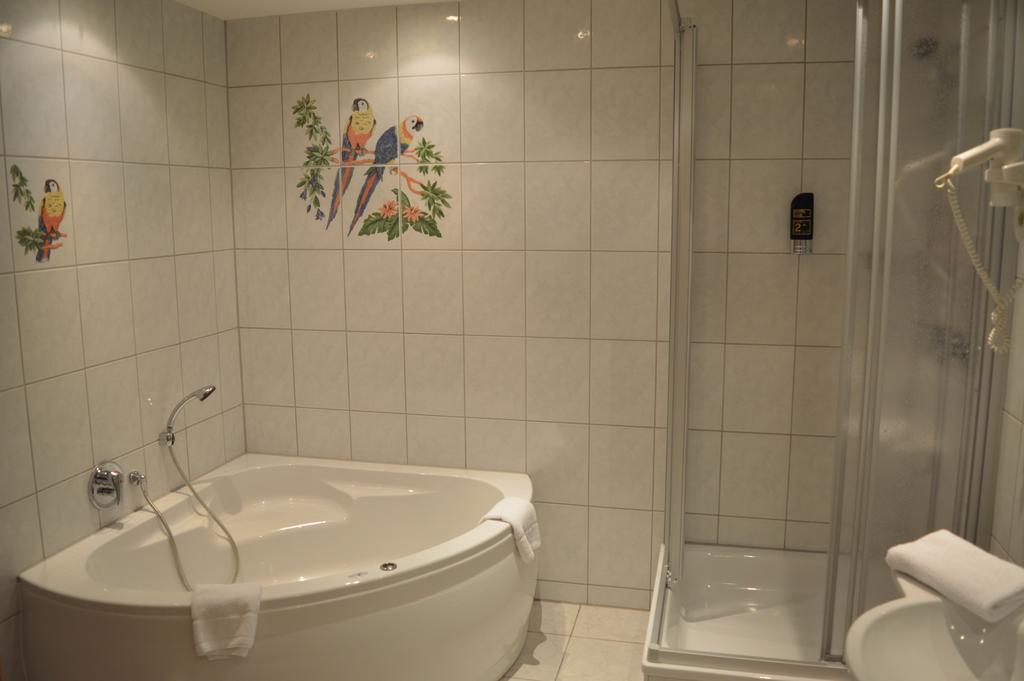 קאסל Hotel Arosa מראה חיצוני תמונה